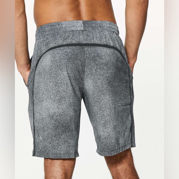 EUC Lululemon Pace Breaker Short 7” - Picture 3 of 8